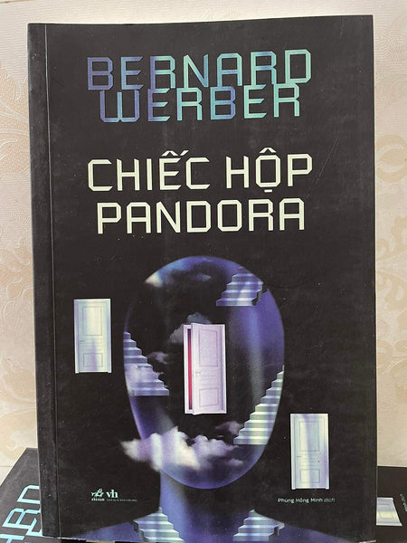Ký Tặng Của Tác Giả Chiếc Hộp Pandora