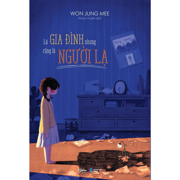 Sách Là Gia Đình Nhưng Cũng Là Người Lạ - Bản Quyền Sách Là Gia Đình Nhưng Cũng Là Người Lạ - Bản Quyền
