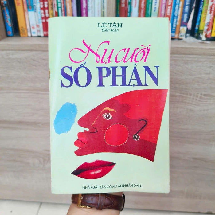 Nụ Cười Số Phận