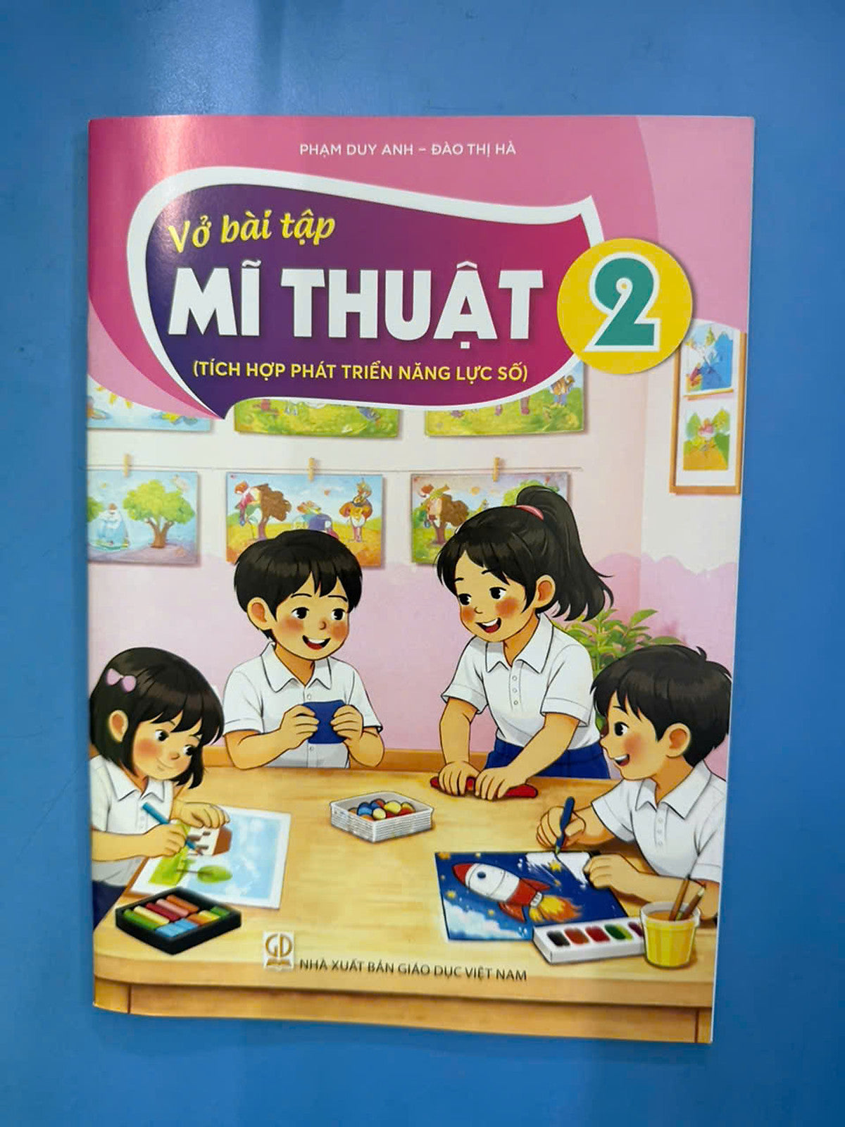Sách Vở Bài Tập Mĩ Thuật 2- Tích Hợp Phát Triển Năng Lực Số (Kèm Nilon Bọc Sách, Nhãn Tên)