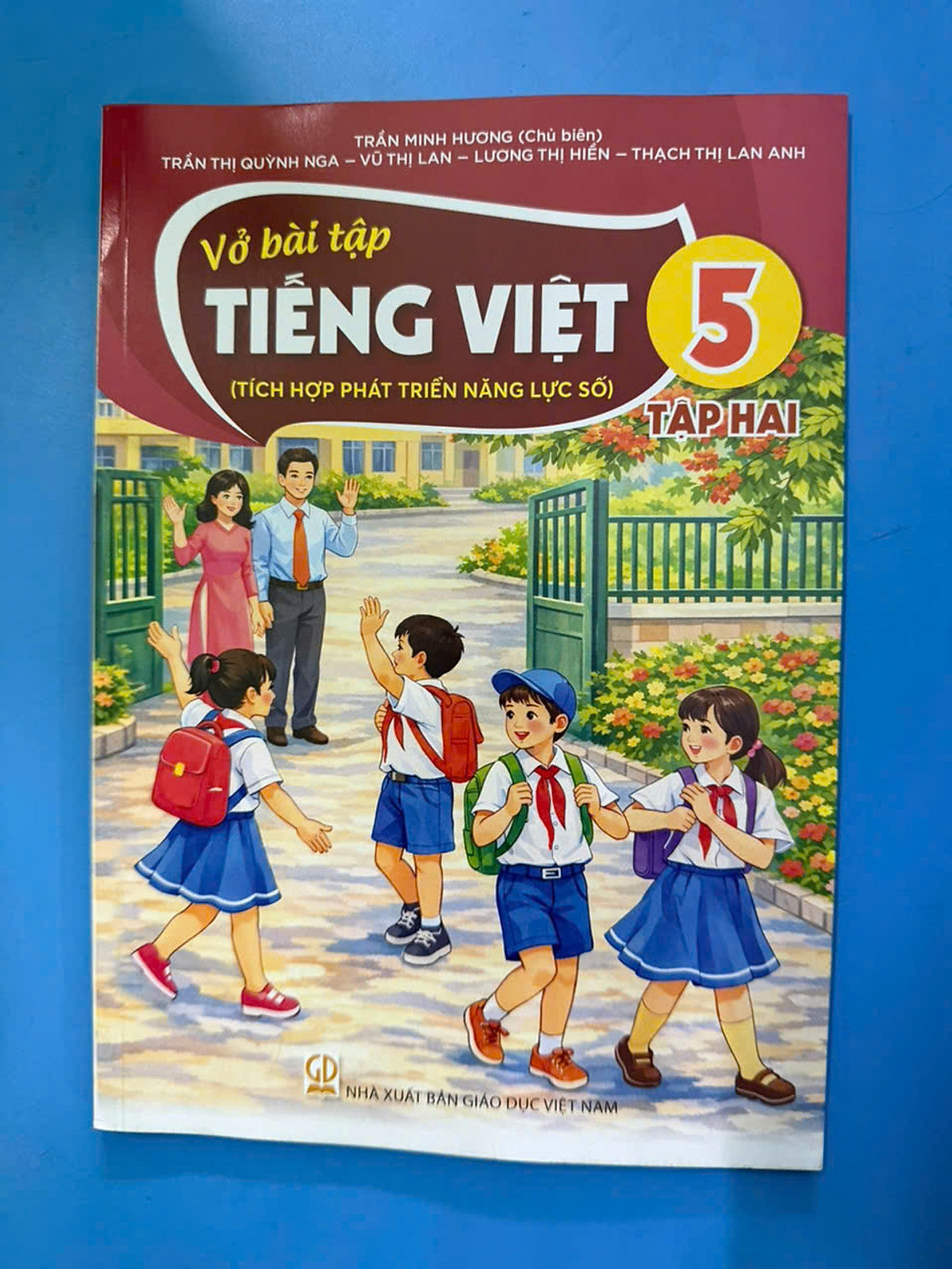 Sách Vở Bài Tập Tiếng Việt 5- Tập Hai- Tích Hợp Phát Triển Năng Lực Số (Kèm Nilon Bọc Sách, Nhãn Tên)