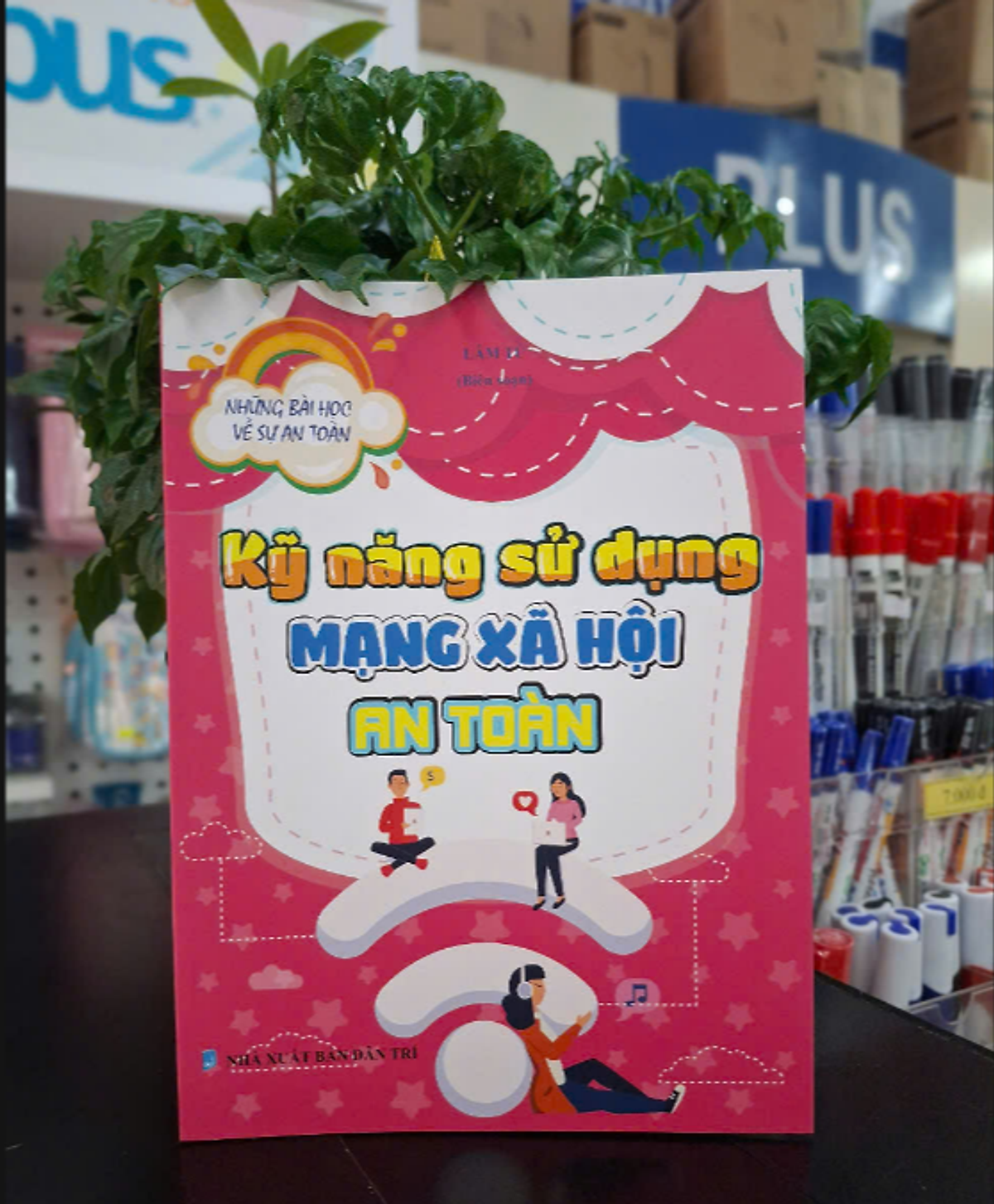 Sách -Kỹ Năng Sử Dụng Mạng Xã Hội An Toàn