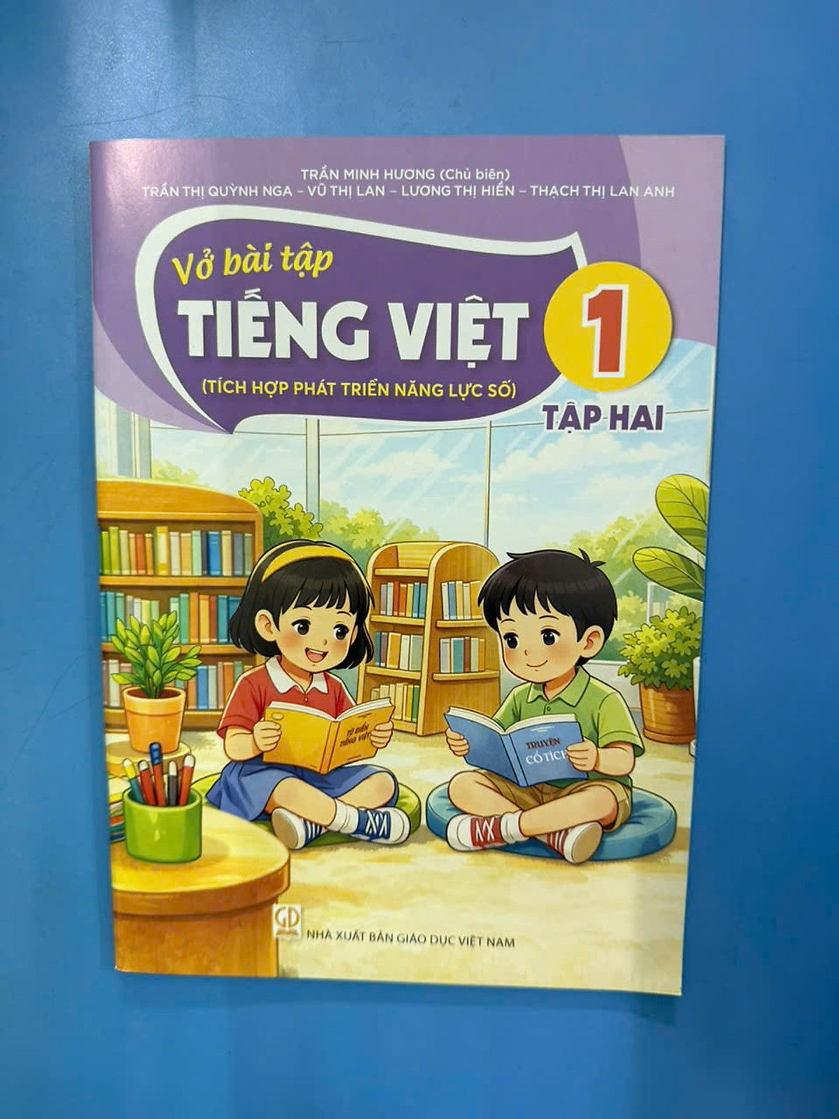 Sách Vở Bài Tập Tiếng Việt 1- Tập Hai- Tích Hợp Phát Triển Năng Lực Số (Kèm Nilon Bọc Sách, Nhãn Tên)