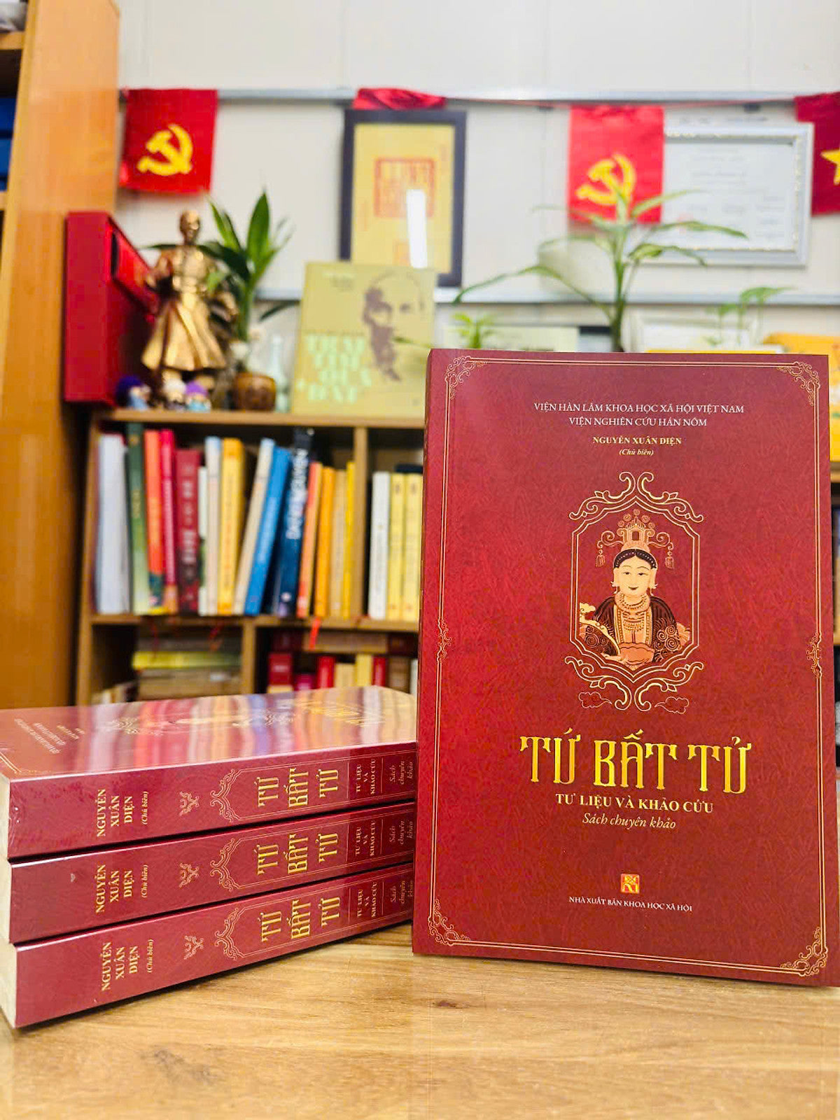 Tứ Bất Tử - Tư Liệu Và Khảo Cứu - Nguyễn Xuân Diện - Tri Thức Trẻ