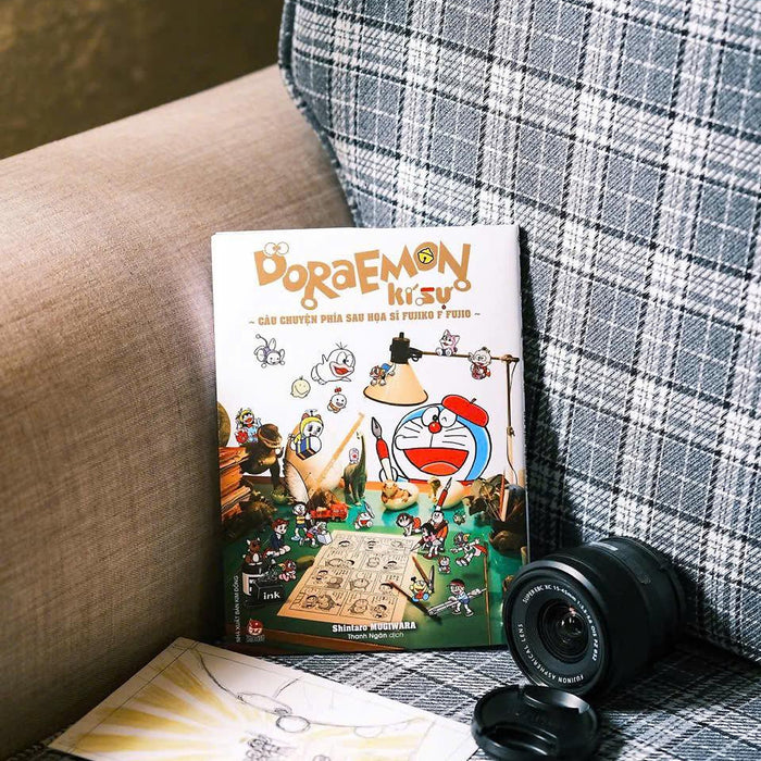 Truyện Tranh Doraemon Kí Sự - Câu Chuyện Phía Sau Họa Sĩ Fujiko F Fujio (Chang Book)