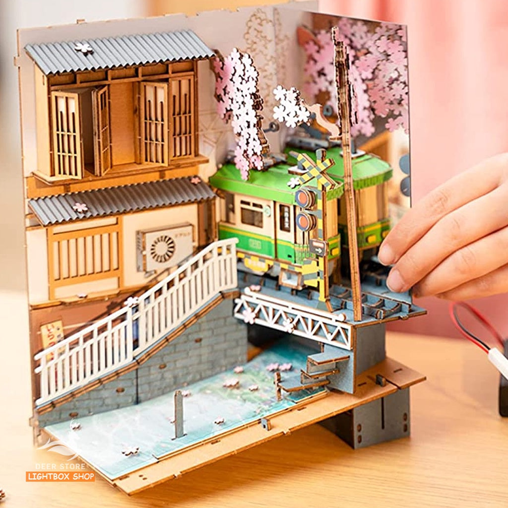 [Hướng dẫn Tiếng Anh - Việt] Mô hình Book Nook tự lắp ráp bằng gỗ Rolife Sakura Densya. Đèn có công tắc cảm ứng. TGB01