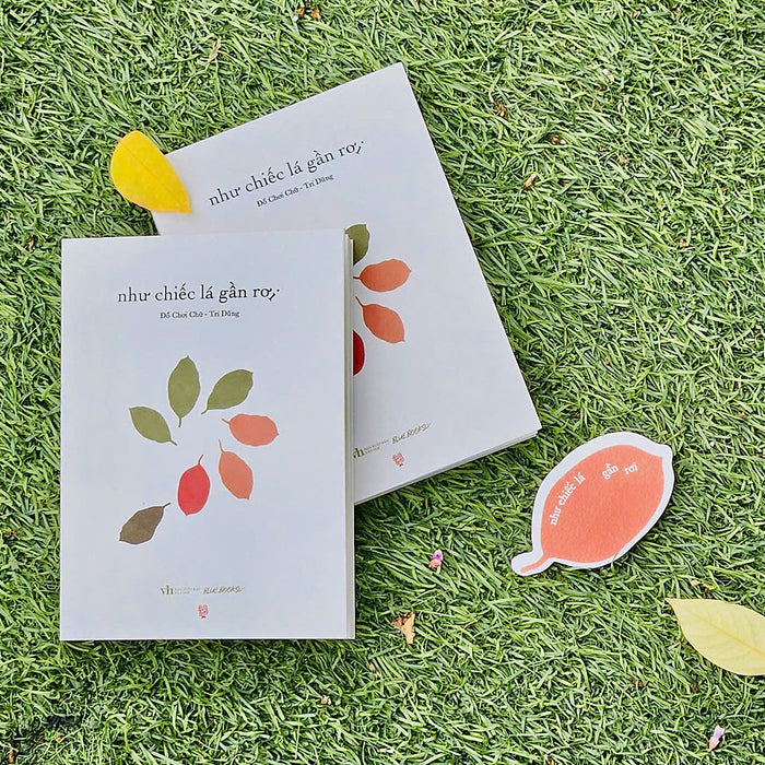 Sách Như Chiếc Lá Gần Rơi