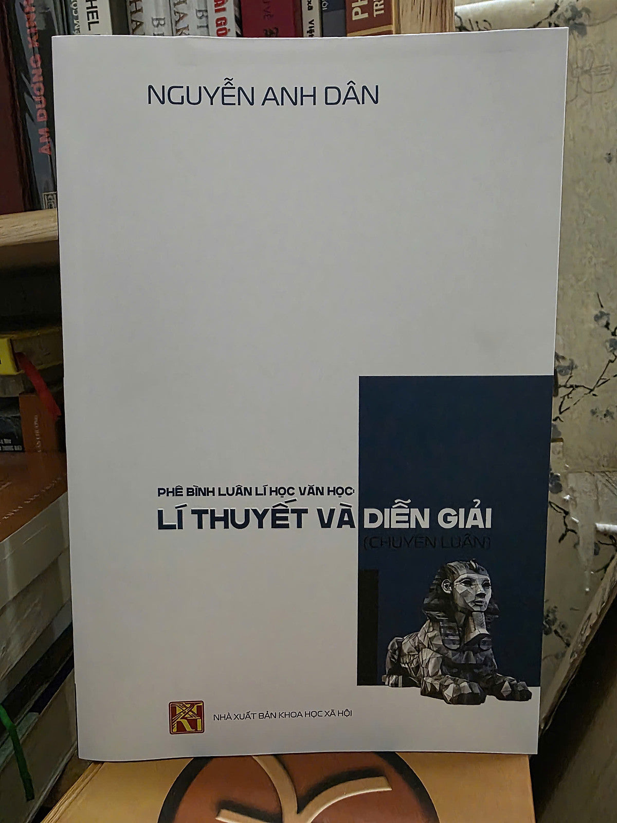 Phê Bình Luân Lí Học Văn Học: Lí Thuyết Và Diễn Giải