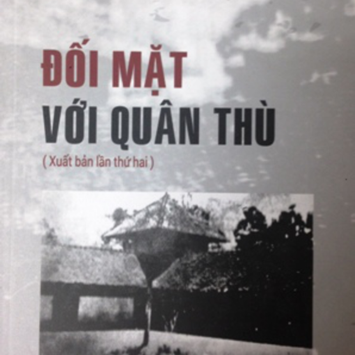 Đối Mặt Với Quân Thù