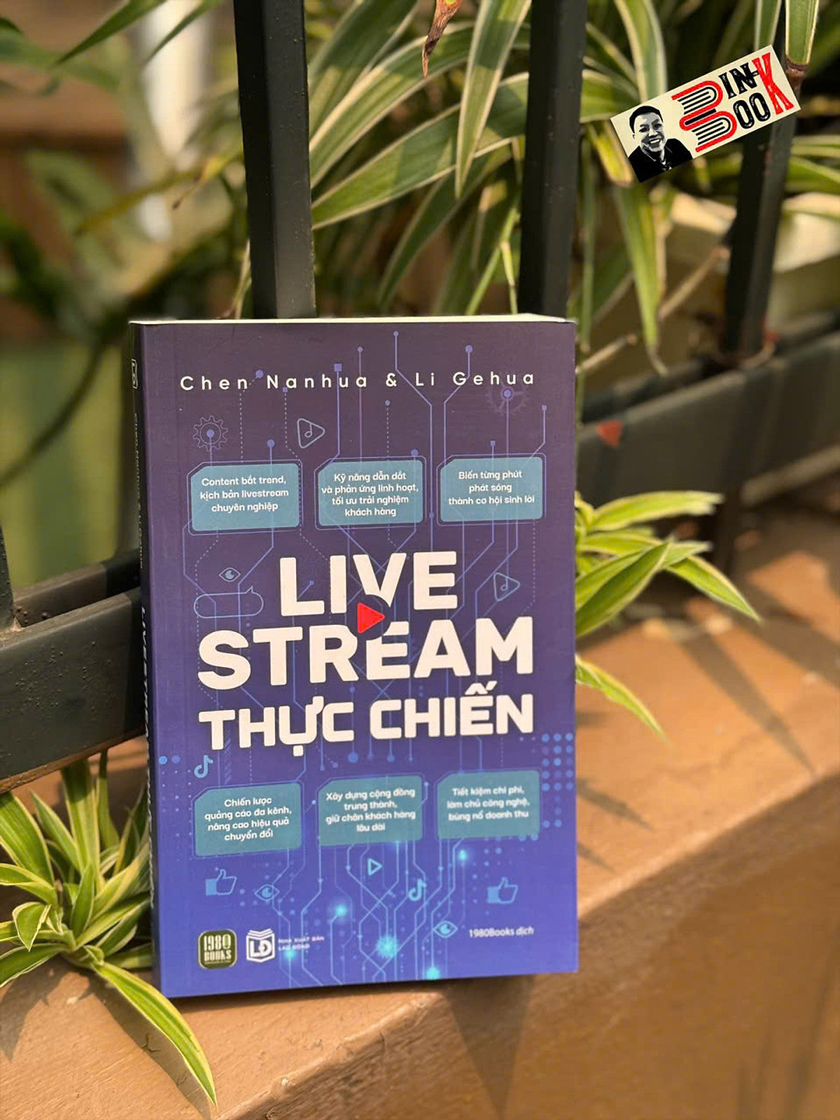 Livestream Thực Chiến - Chen Nanhua, Li Gehua - 1980 Books – Nxb Lao Động