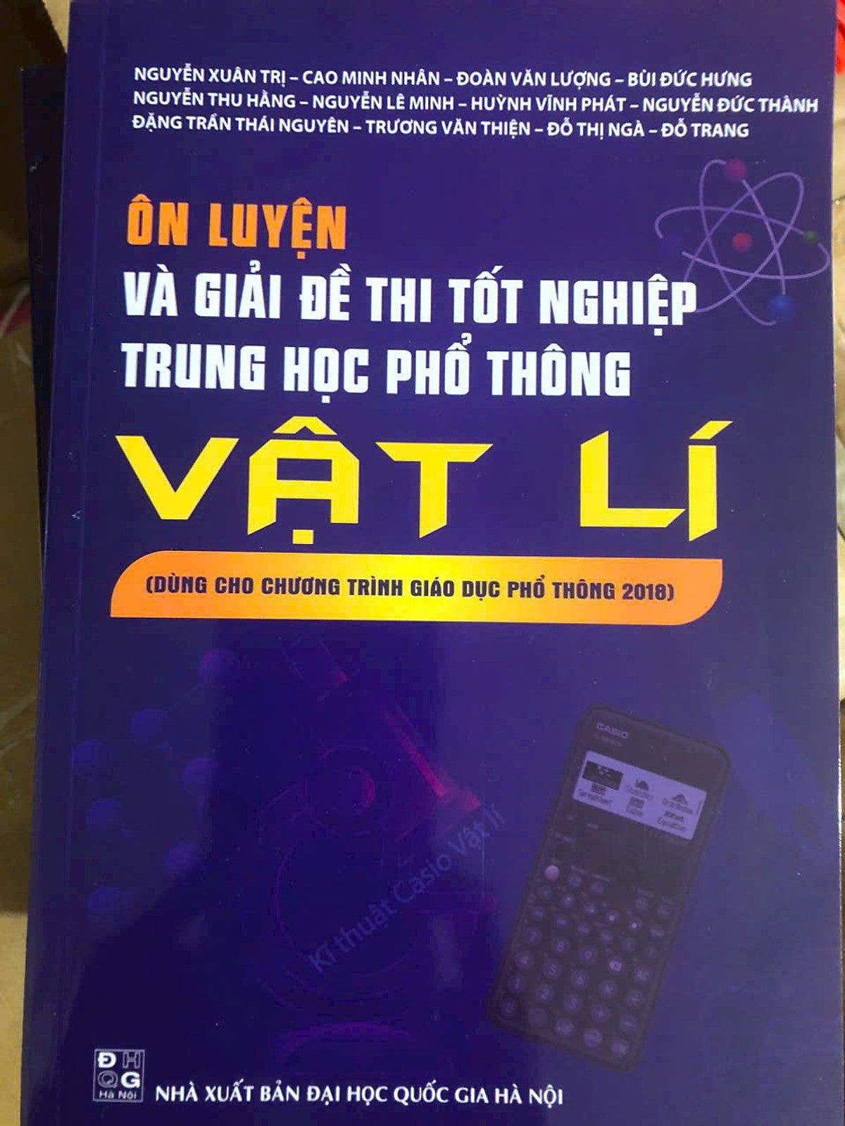 Sách - Ôn Luyện Và Giải Đề Thi Tốt Nghiệp Trung Học Phổ Thông Vật Lí