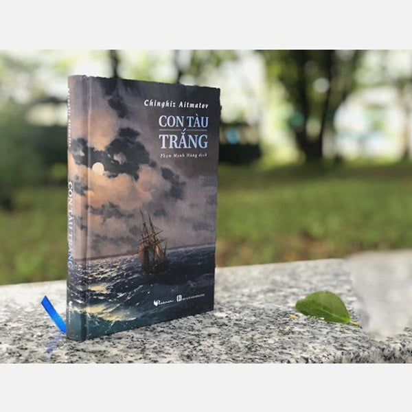 Con Tàu Trắng