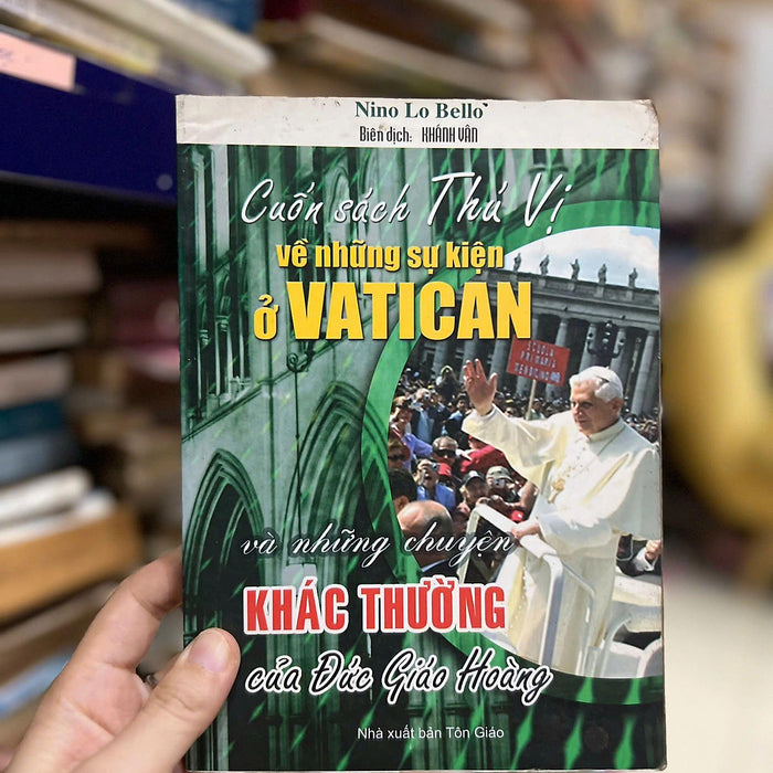 Cuốn Sách Thú Vị Về Những Sự Kiện Ở Vatican
