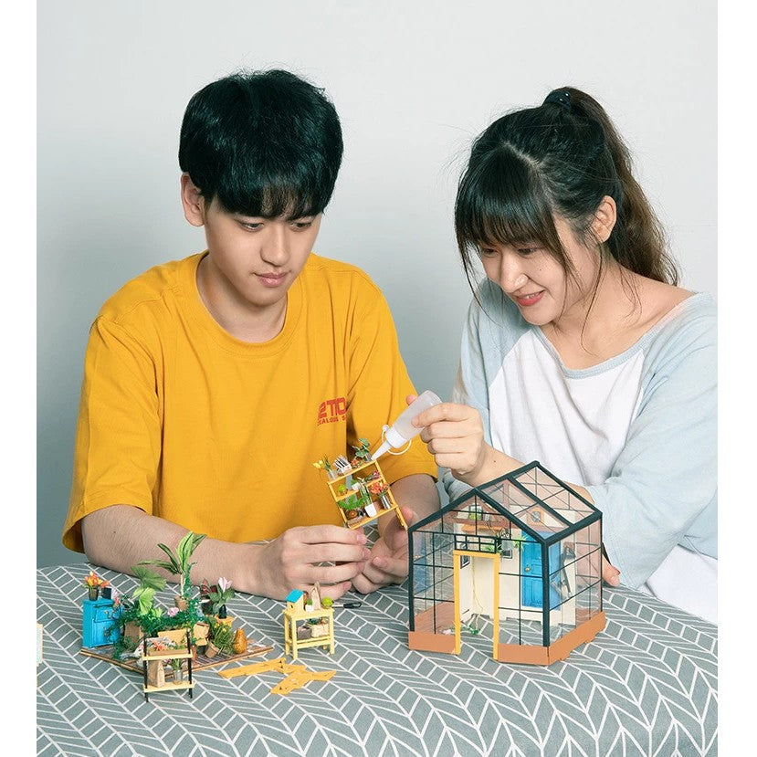 Mô Hình NHÀ DIY ROBOTIME | Bản tiếng ANh. Nhà búp bê Tự làm bằng gỗ [Nhà có nội thất & đèn LED] Cửa hàng hoa DG104