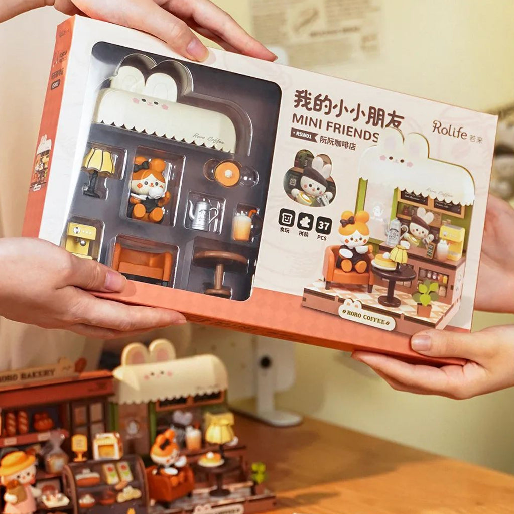 Nhà Búp Bê Bằng Gỗ Robotime Rolife Roro Pretend Play Miniature House Kit Bộ sưu Mini Friends. Tặng Búp Bê RSW01