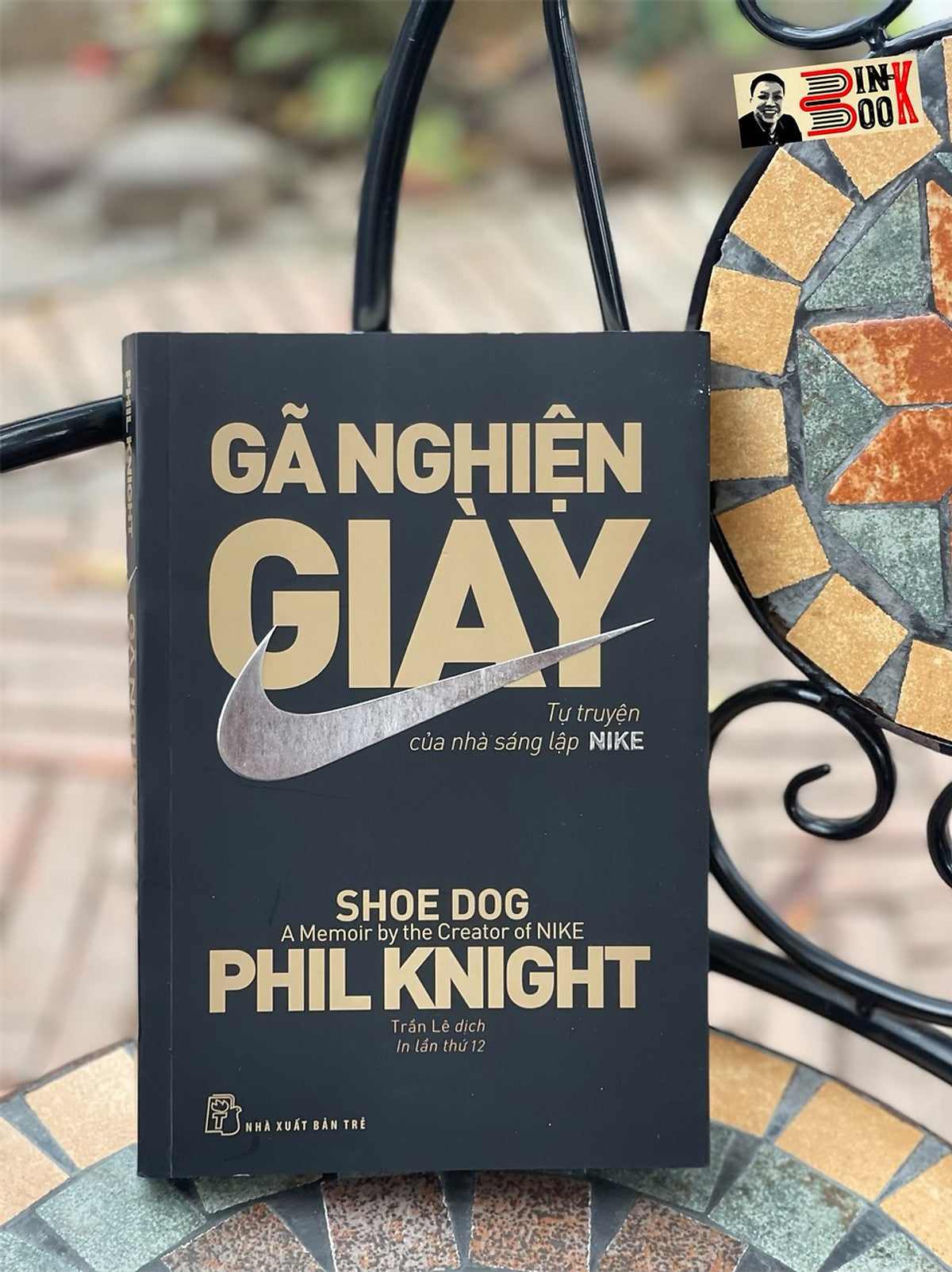 Gã Nghiện Giày: Tự Truyện Của Nhà Sáng Lập Nik3 – Phil Knight – Trần Lê Dịch – Nxb Trẻ (Bìa Mềm)