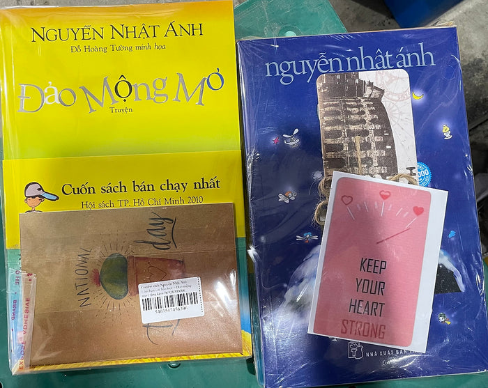 Combo Sách Nguyễn Nhật Ánh : Làm Bạn Với Bầu Trời + Đảo Mộng Mơ ( Tặng Kèm Bookmark Happy Life )