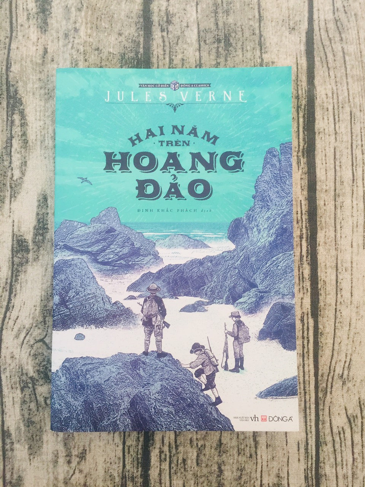 Hai Năm Trên Hoang Đảo