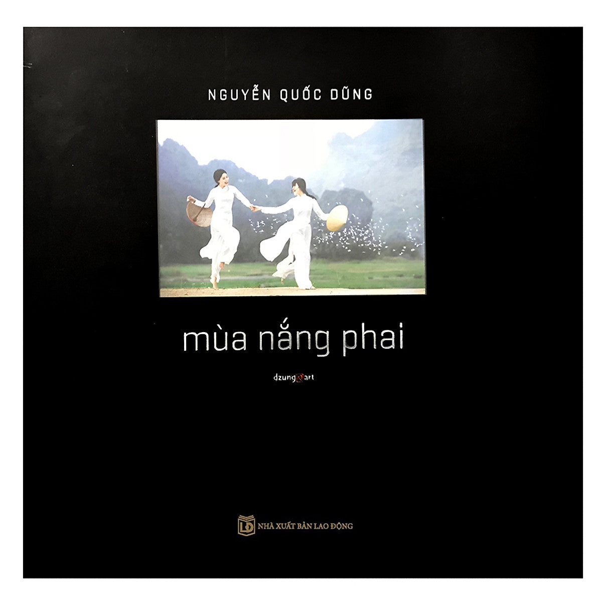 Sách Mỹ Thuật: Mùa Nắng Phai