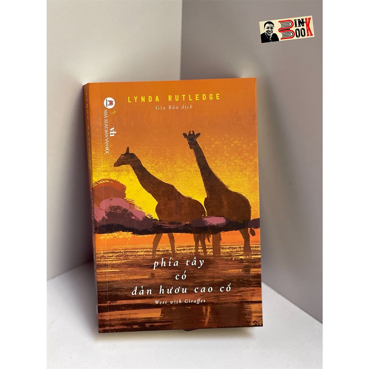 Phía Tây Có Đàn Hươu Cao Cổ - West With Giraffes