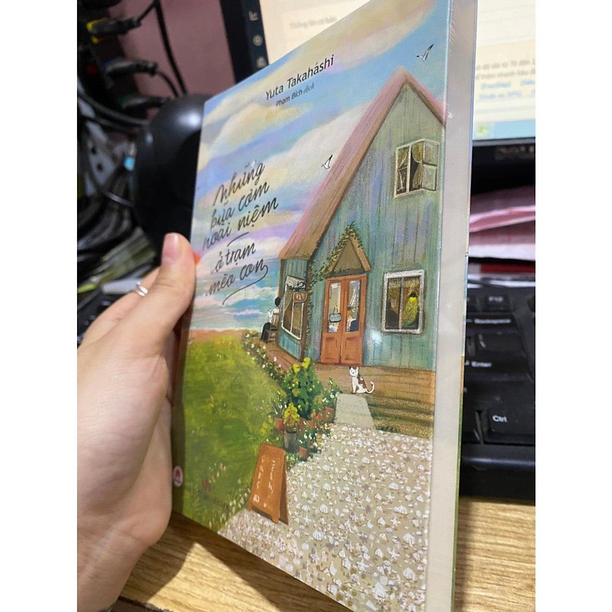 Những Bữa Cơm Hoài Niệm Ở Trạm Mèo Con (Tặng Kèm Bookmark Và Postcard)